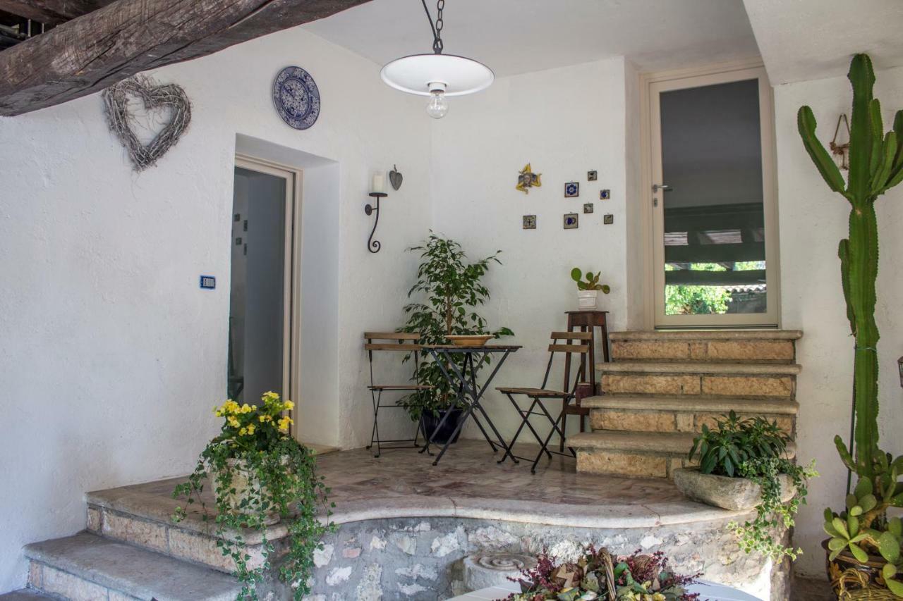Casa Castello Leilighet Salò Eksteriør bilde