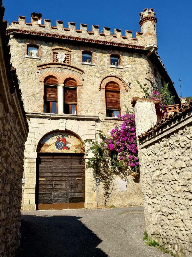 Casa Castello Leilighet Salò Eksteriør bilde